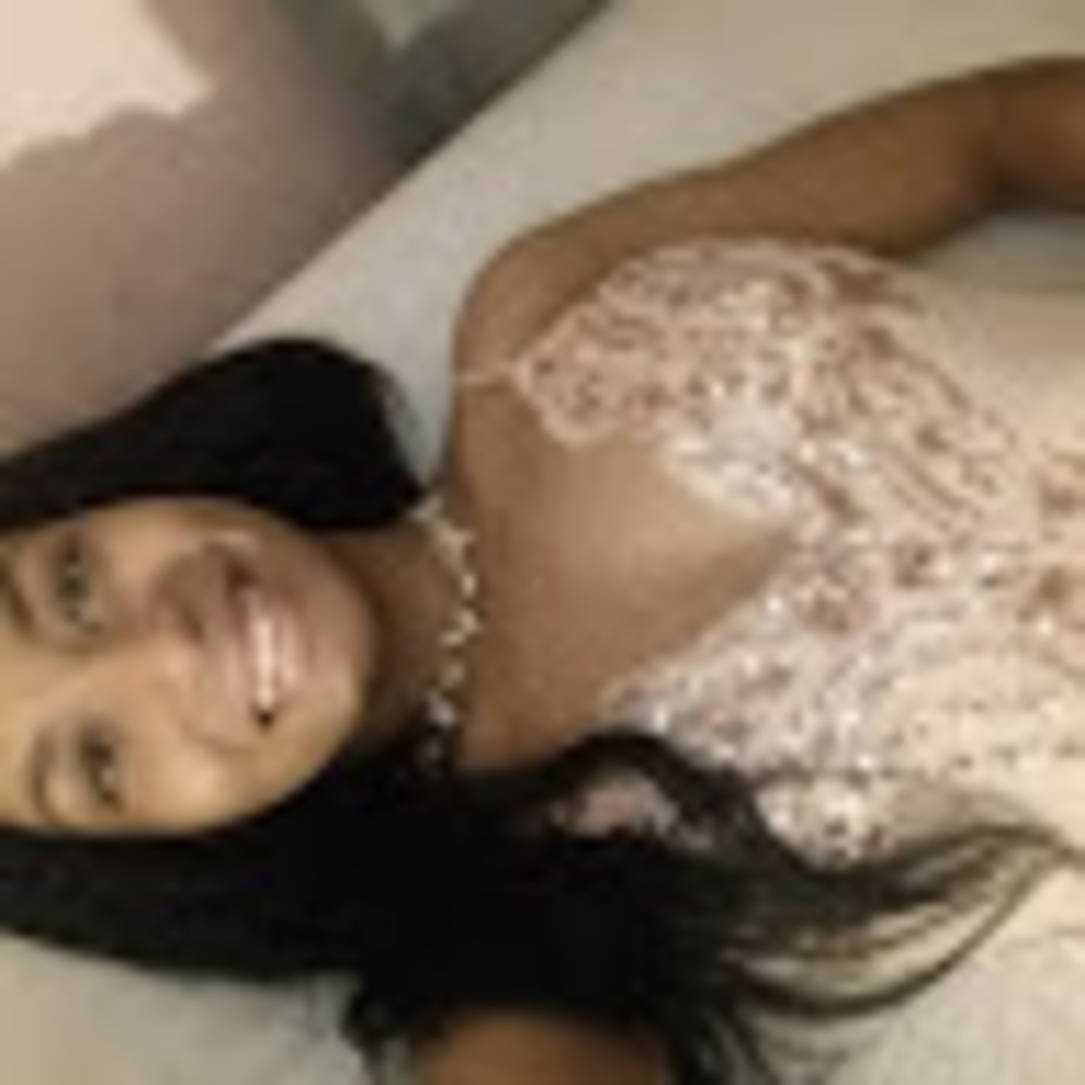 Meet your Posher, Dominique